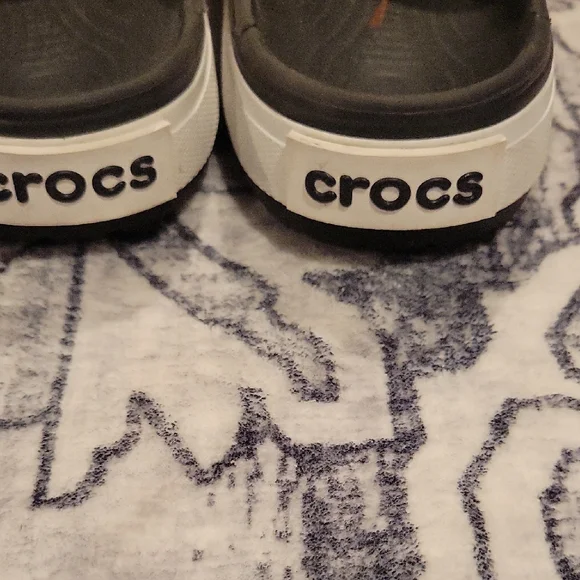 Black Crocs - Picture 6 of 8